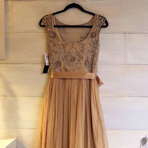 Aidan Mattox Embellished Tulle Cap-Sleeve Gown, Light Gold. Size 2