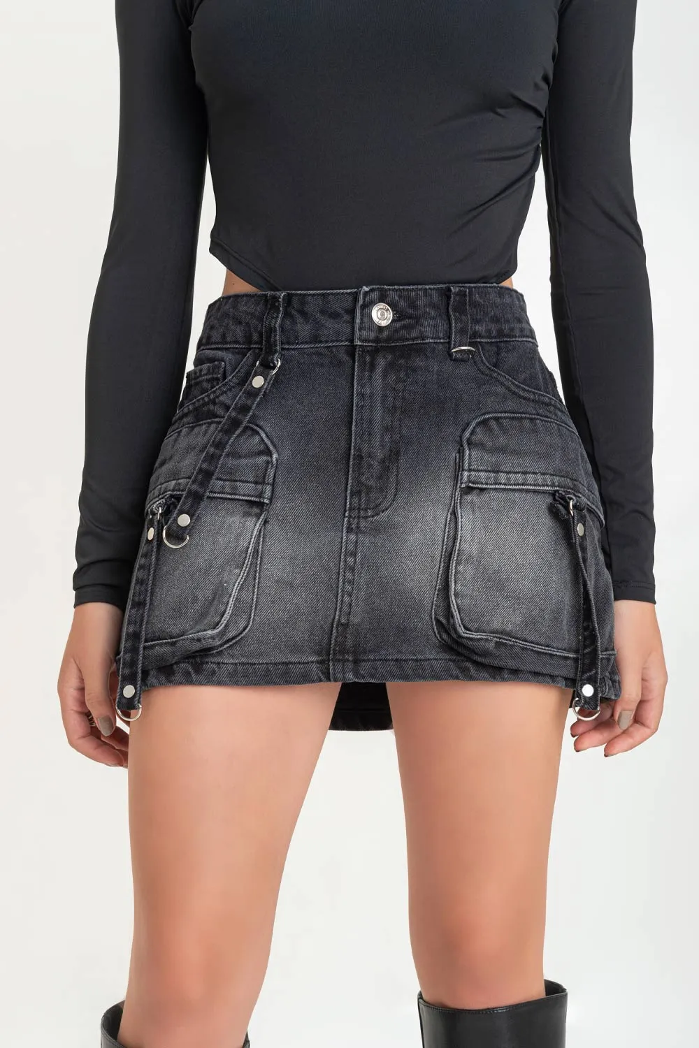 Falda corta cargo de denim con cremalleras
