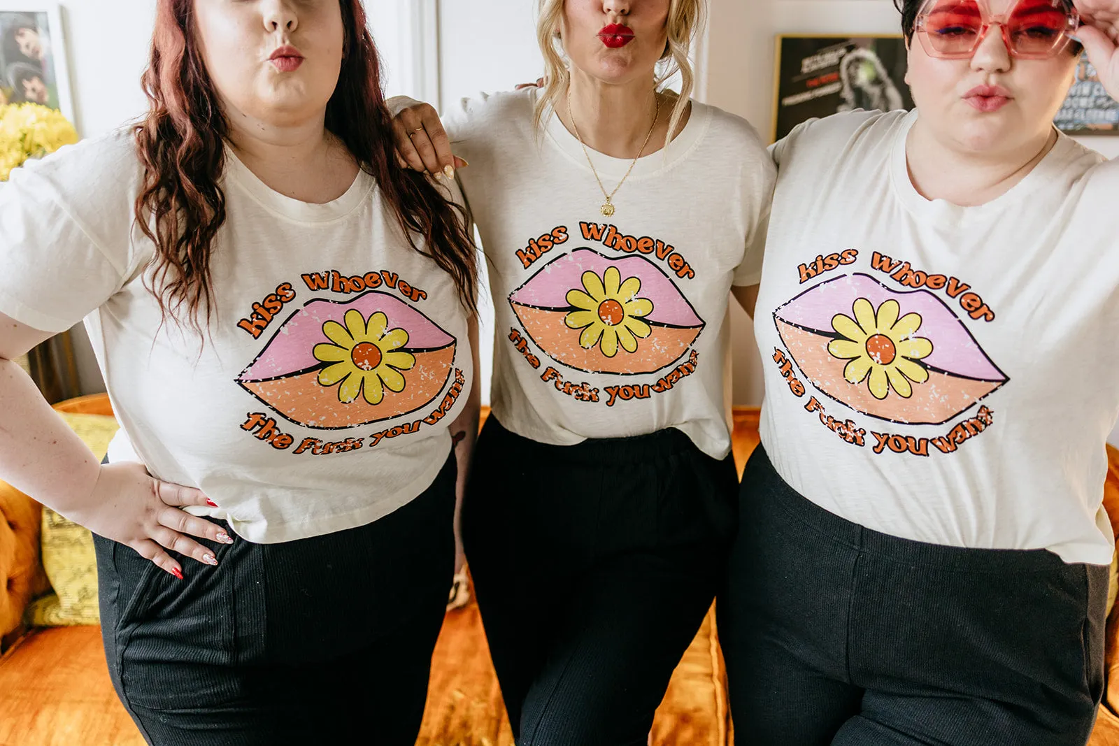 kiss whoever slub crop tee