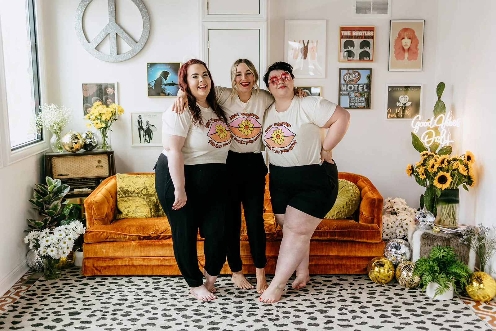 kiss whoever slub crop tee