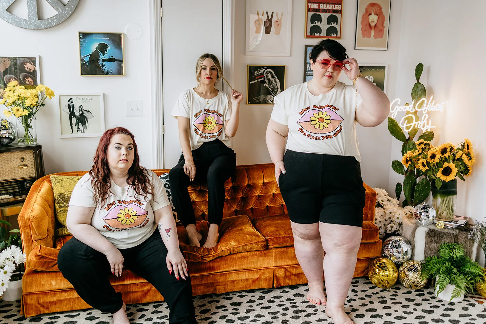 kiss whoever slub crop tee