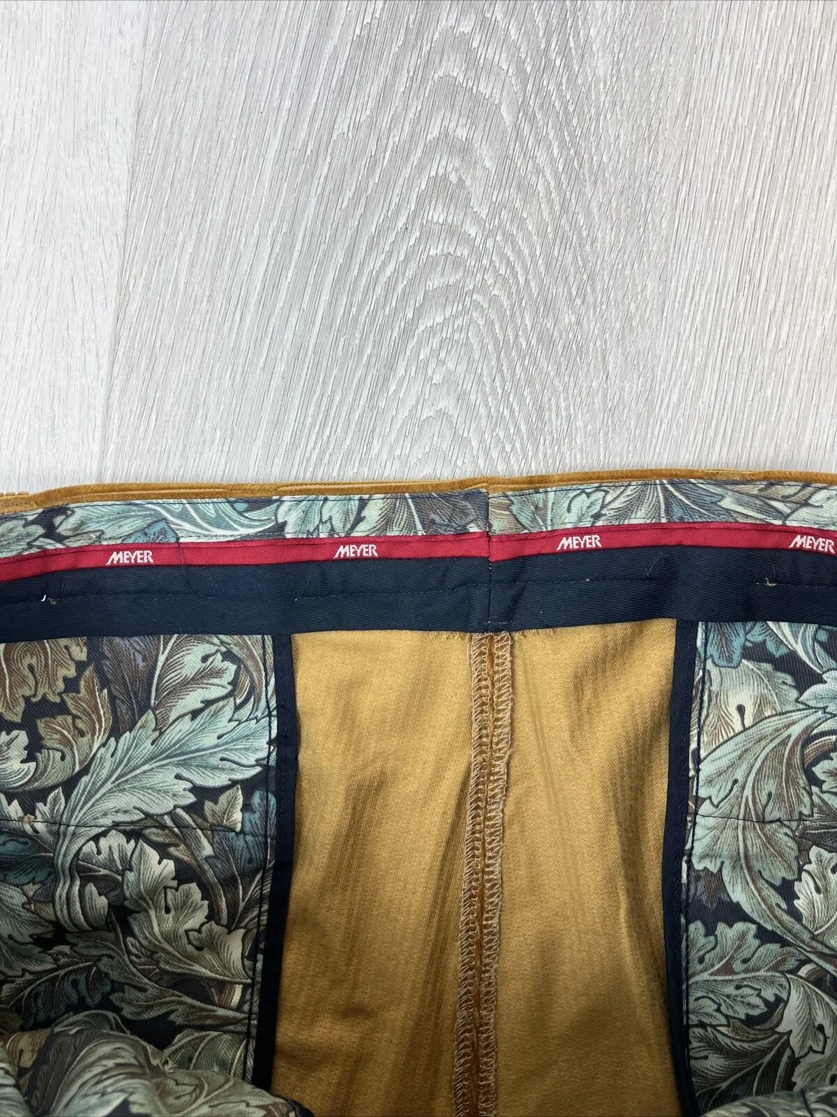 MEYER Mens Mustard Coloured Corduroy Pants Size 36 / 32