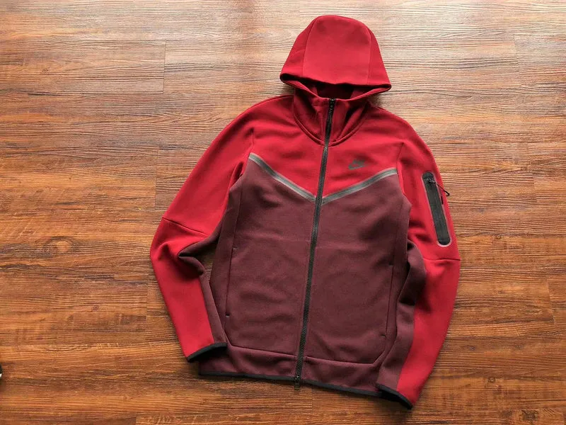 NIKE TECH FLEECE HOODIE x BERRY/POMEGRANATE