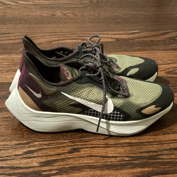 Nike Vapor Street Peg
