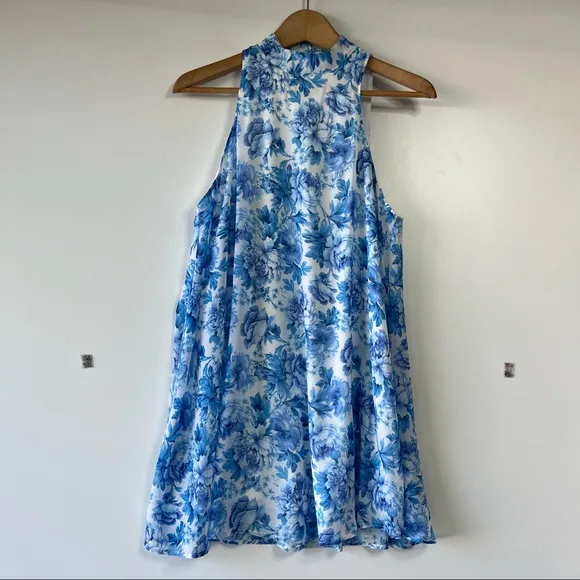 Show me your mumu v-right back sleeveless floral halter mini dress