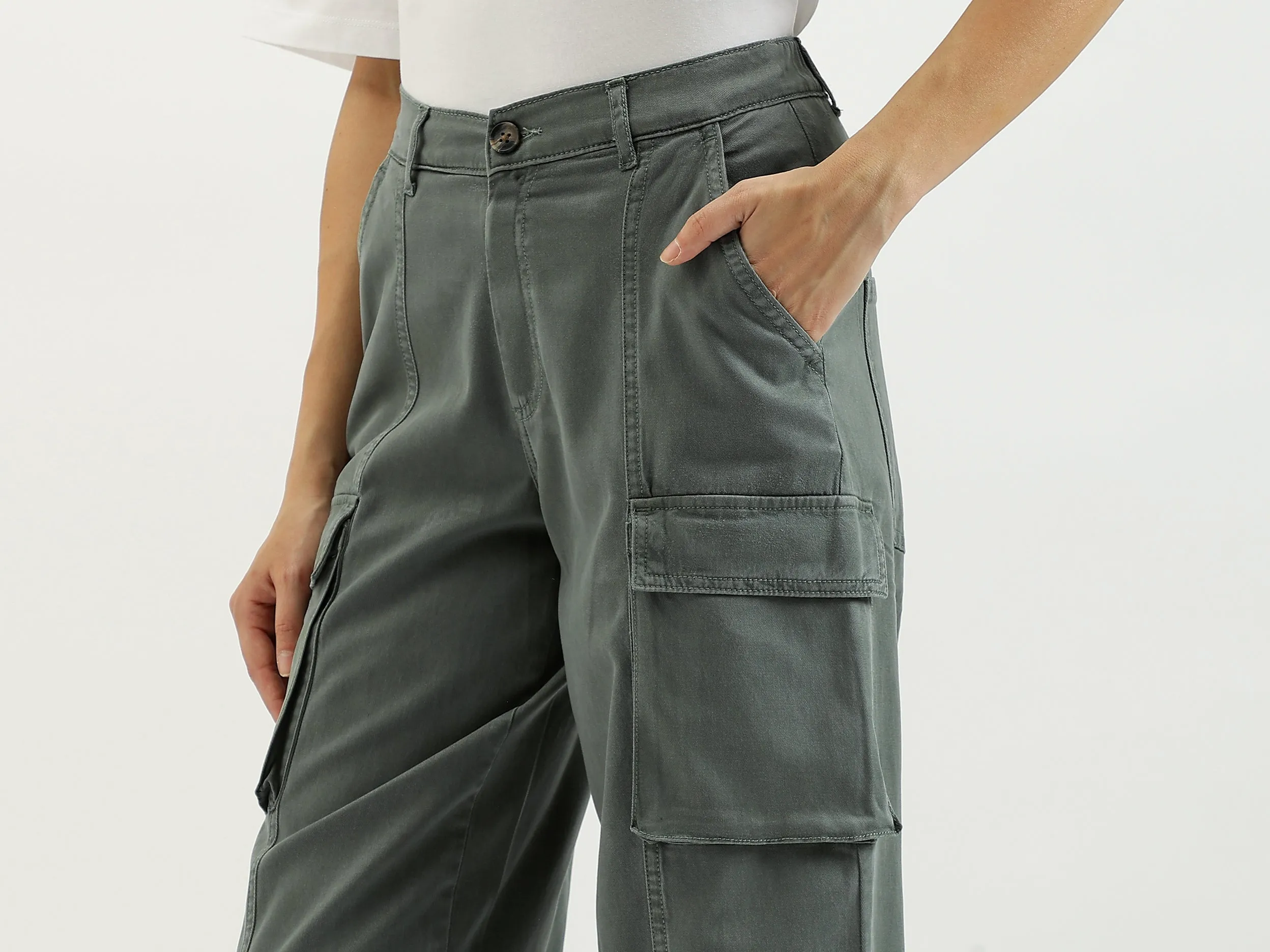 Solid Straight Fit Cargo Pants