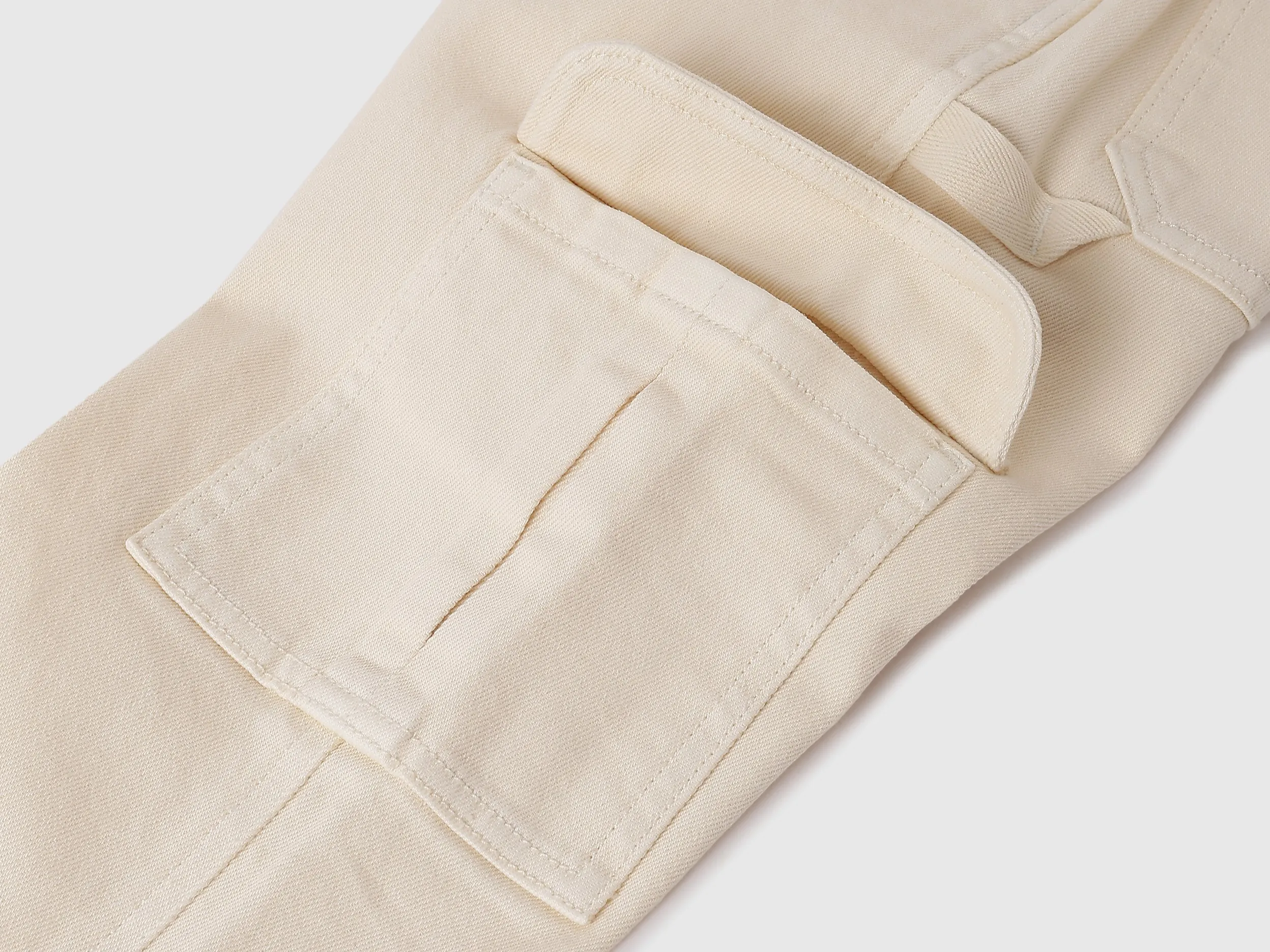 Solid Straight Fit Cargo Pants