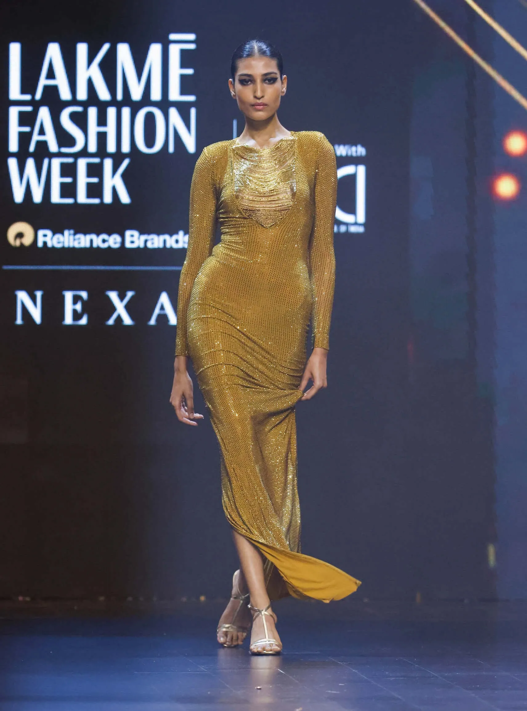 Sparkle siren gold gown