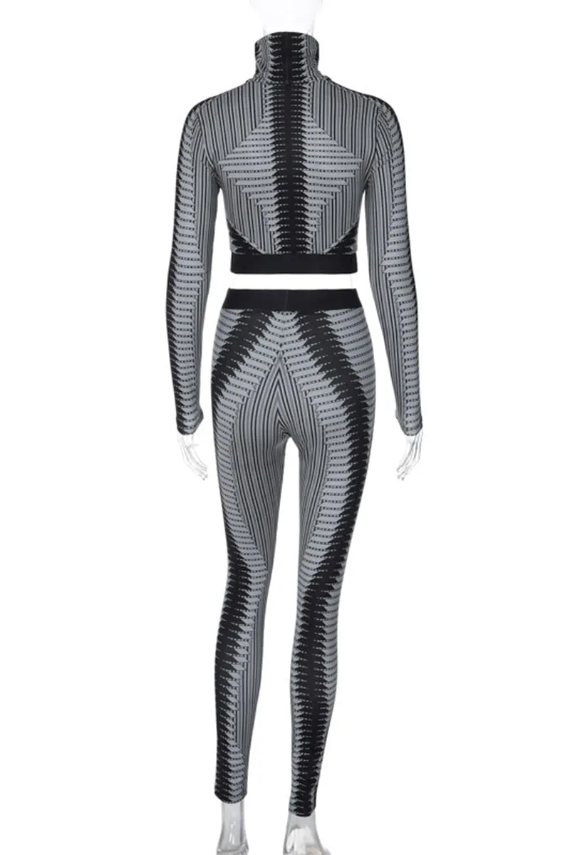 UK688 Graphic Crop Top and Slim-Fit Pants Set