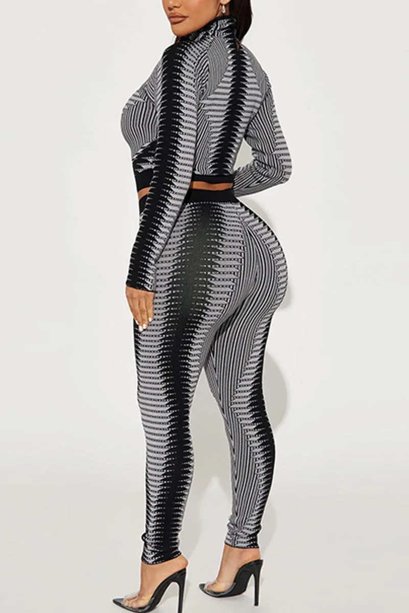 UK688 Graphic Crop Top and Slim-Fit Pants Set
