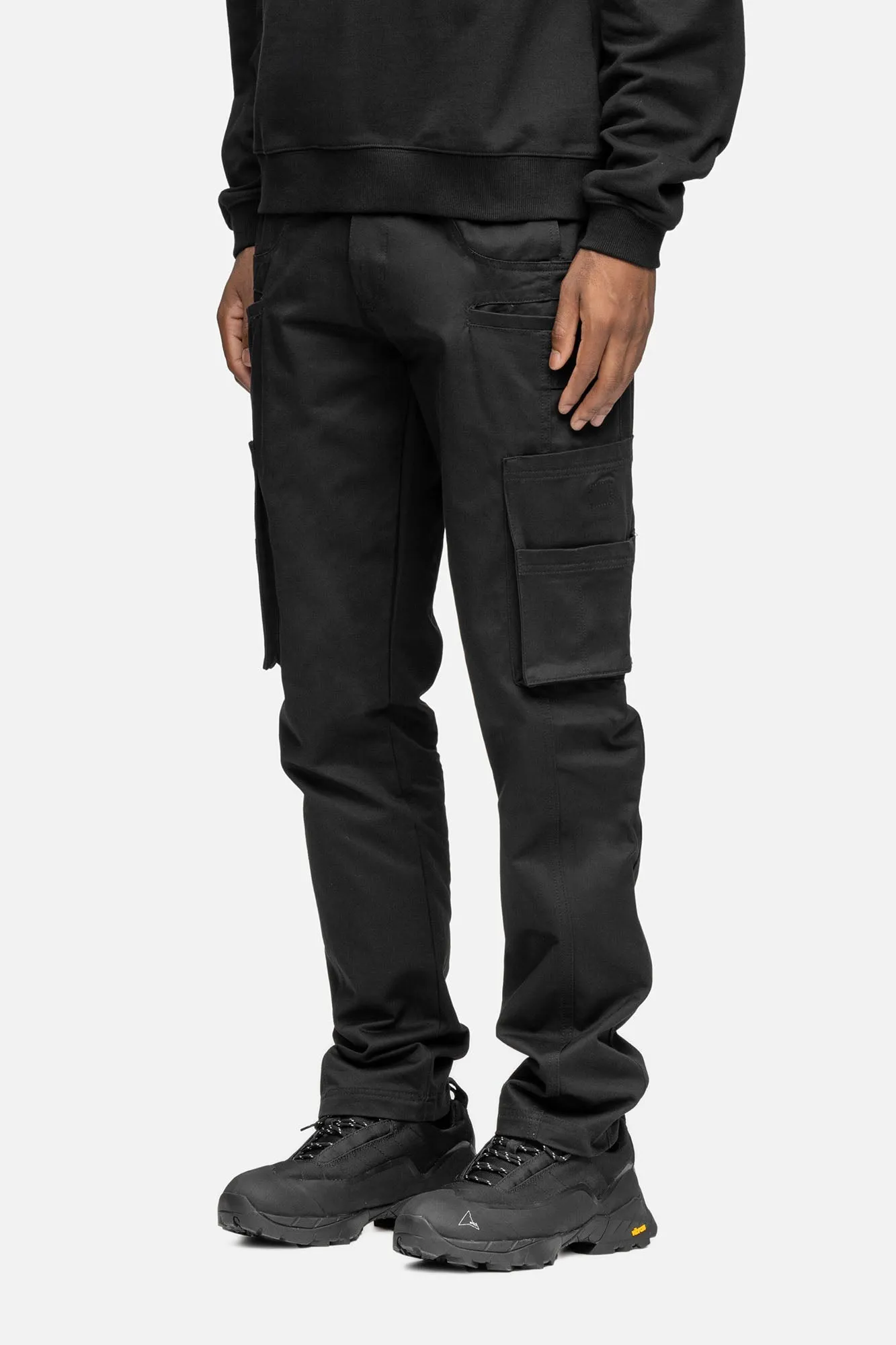 X16 CARGO BLACK